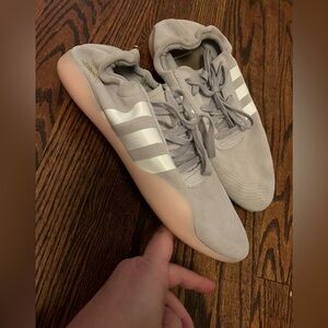 Adidas taekwondo light gray pink woman’s flat shoes size 9 zero drop barefoot